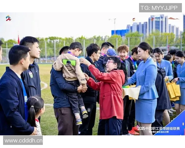 西安足球队勇攀高峰的奋斗历程与锦标赛背后的故事